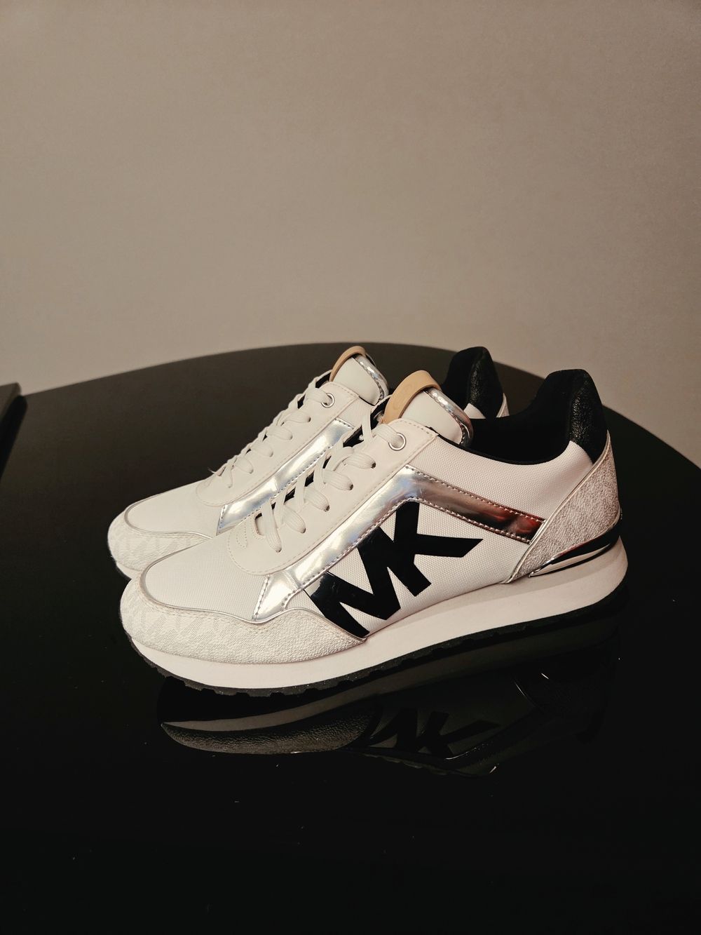 Michael Kors Maddy Trainer Size 9